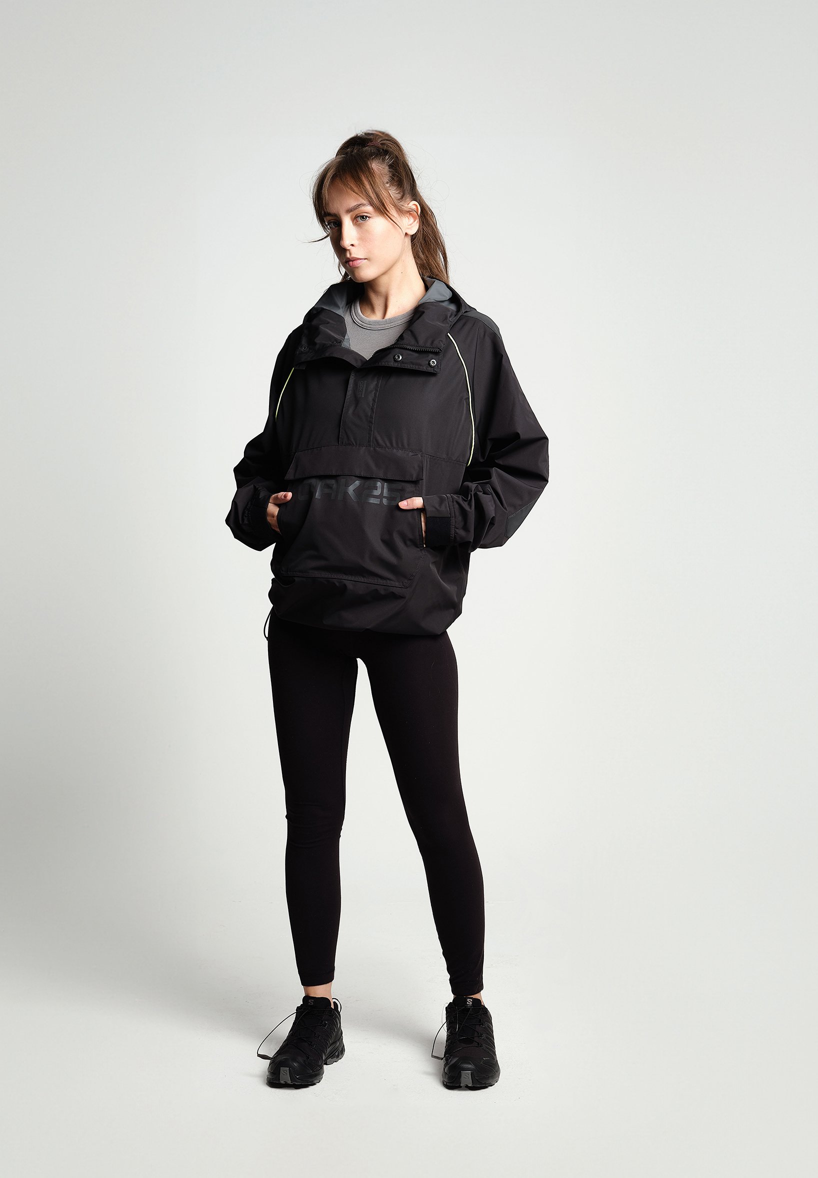 OAK25 COMMUTE WINDBREAKER - Jachetă impermeabilă - black/negru
