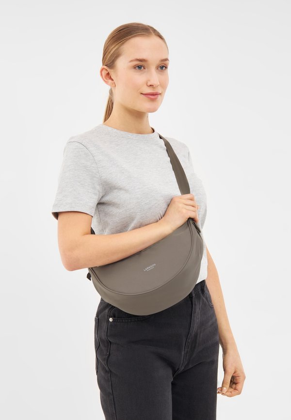 SOLVEIG SMALL HALF MOON  - Umhängetasche - gravel