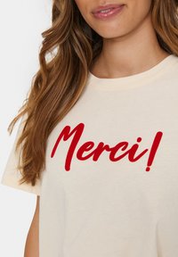 Saint Tropez ZUKA - Marškinėliai su spaudiniu - pearled ivory crimson
