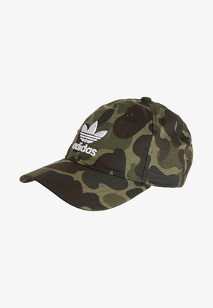 Casquette de baseball Adidas camouflage vert et marron avec logo Adidas blanc brodé sur le panneau avant.