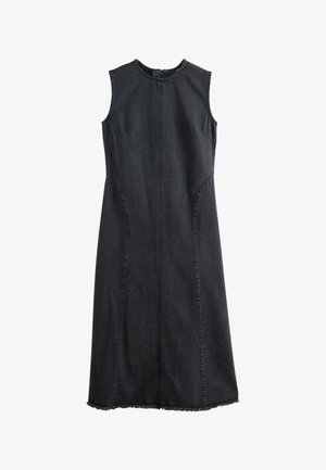 Robe midi en jean noir sans manches avec un col rond, des détails de coutures verticales et un ourlet brut en bas.