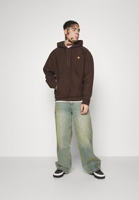 Carhartt WIP HOODED AMERICAN SCRIPT - Hoodie - tobacco