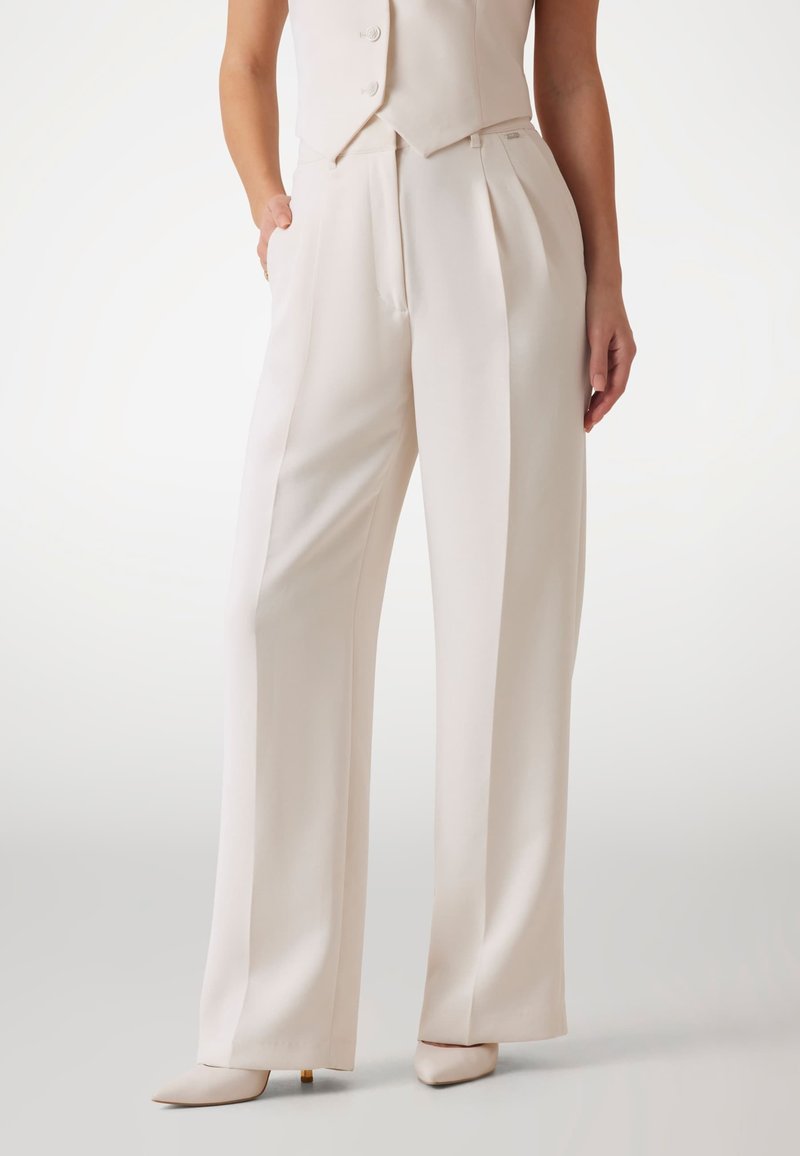 Guess HIGH WAIST STRAIGHT - Stoffhose - creme