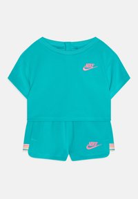 Nevybrané, dusty cactus