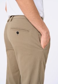 Lindbergh DRAWSTRING PANTS - Housut - stone