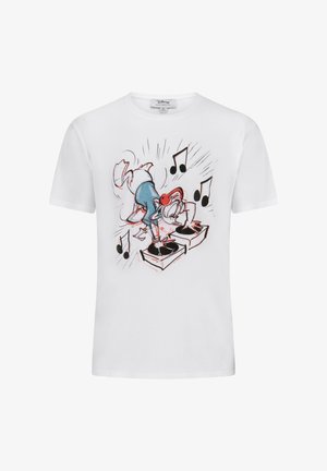Camiseta de algodón blanca con un personaje de dibujos animados DJing en unos platos, con acentos de color y notas musicales en el diseño.