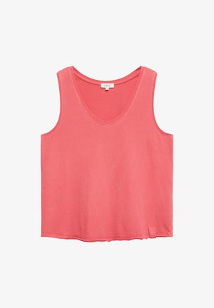 Korallenpink ärmelloses Tanktop mit V-Ausschnitt und einem kleinen Stoffetikett nahe dem unteren Saum, schlichtes Design auf weißem Hintergrund.