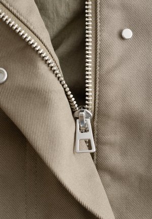 & OTHER STORIES, & OTHER STORIES OVERSIZED DRAWSTRING UTILITY JACKET - Manteau court - khaki green
