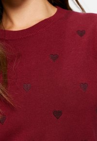 Springfield Pullover - red
