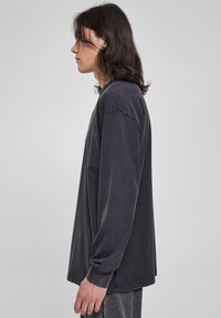 Urban Classics HEAVY BOXY ACID WASH LONGSLEEVE - Hosszú ujjú felső - black