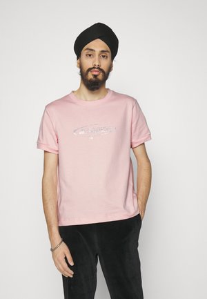 Holzweiler HANGER CROP RHINESTONE TEE - Μπλουζάκι με στάμπα - light pink