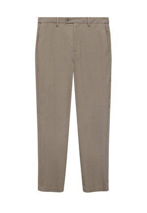 Pantalones beige de tela suave, con corte recto, bolsillos laterales y cierre de un solo botón en la cintura.