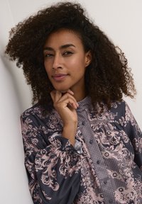 Culture Blus - gray graphic