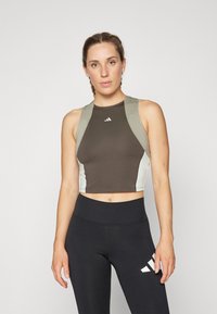 adidas Performance TECHFIT COLORBLOCK CROPPED - Toppi - shadow olive