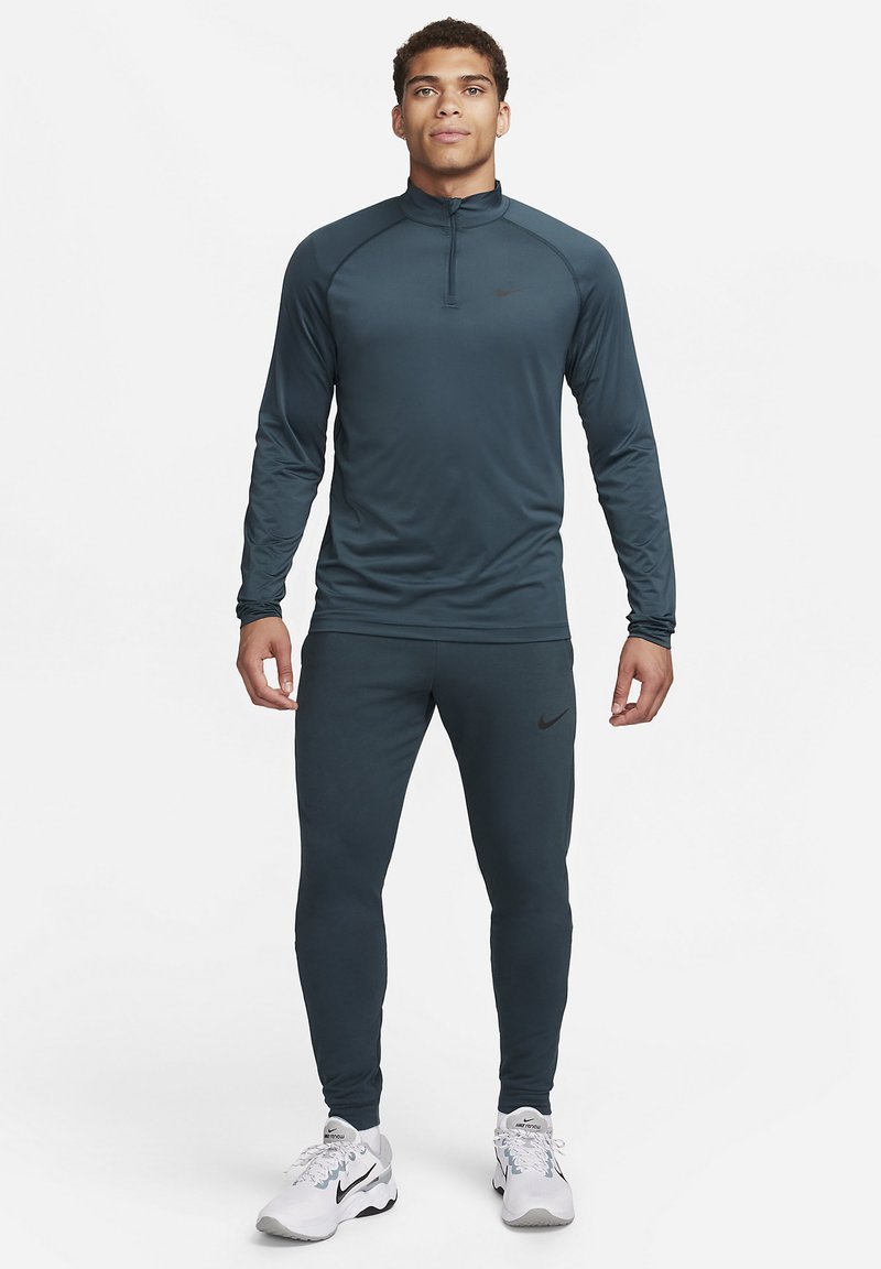 Nike Performance TAPER - Træningsbukser - deep jungle black
