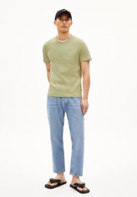 ARMEDANGELS JAAMEL STRUCTURE - T-Shirt basic - light matcha