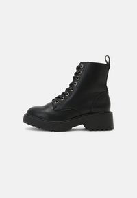 Bullboxer Botines con plataforma - black