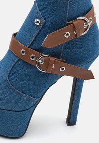 LAMODA INSOMNIA - Škornji z visoko peto - denim