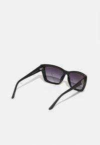 Guess Sunglasses - shiny black