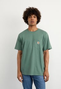 Carhartt WIP POCKET - Pamata T-krekls - duck green
