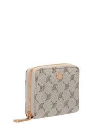 Compact beige portemonnee met een bloemmotief, een gouden ritssluiting en een cirkelvormig gouden embleem op het voorpaneel.