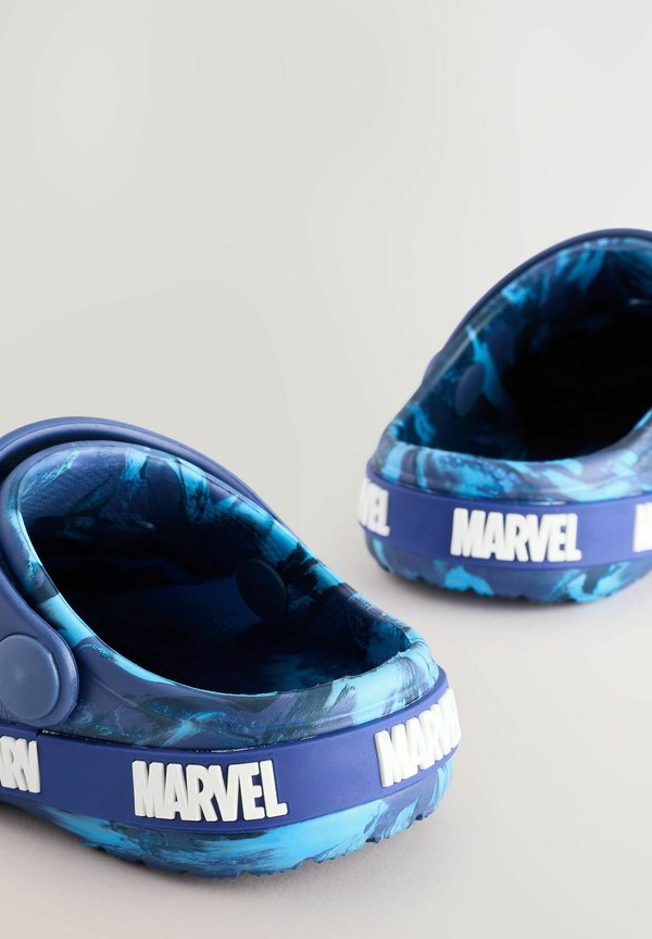 REGULAR FIT – MARVEL CHARACTER – Badesandale