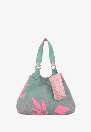 Borsa in tela verde con motivi floreali rosa, dotata di due manici e una piccola pochette abbinata attaccata. Texture liscia con accessori in metallo argentato.