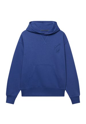 Sudadera azul con capucha, bolsillo canguro delantero y logo discreto "Superdry" en el pecho izquierdo, puños y cintura acanalados.