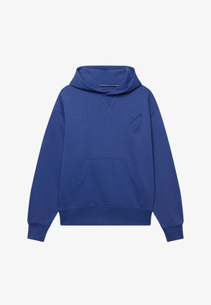 Blauer Kapuzenpullover mit Front-Kängurutasche und dezentem „Superdry“-Logo auf der linken Brust, gerippte Bündchen und Bund.