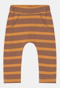 Leggings de algodão para crianças pequenas, com tiras horizontais em castanho e amarelo mostarda, apresentando uma cintura elástica e dois bolsos frontais.
