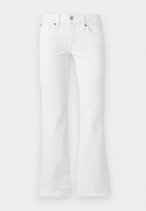 Jean en denim blanc avec fermeture par bouton et zip, poches avant et poche monnaie, jambes légèrement évasées.