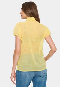Saint Tropez LILJASZ CRINKLE SS - Pogājama blūze - yarrow drea dots