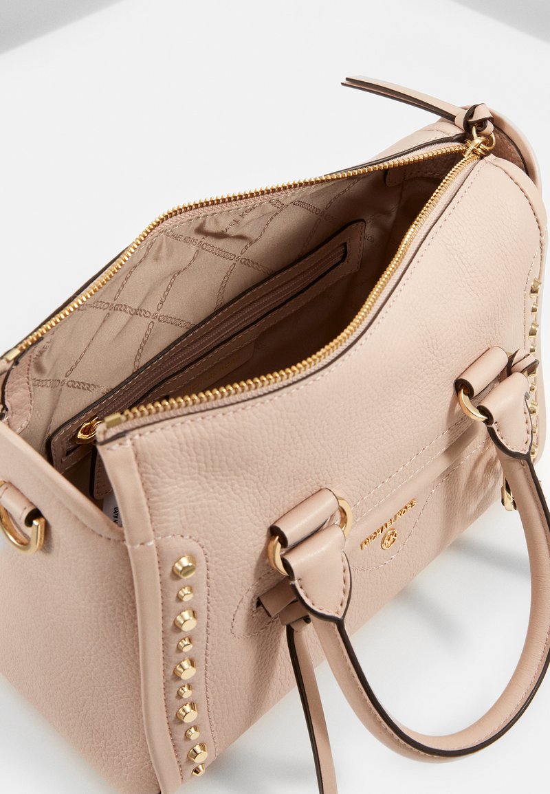 Michael Kors Carine Satchelpebble Handbag Soft Pink Light Zalando Ie Michael Kors Carine