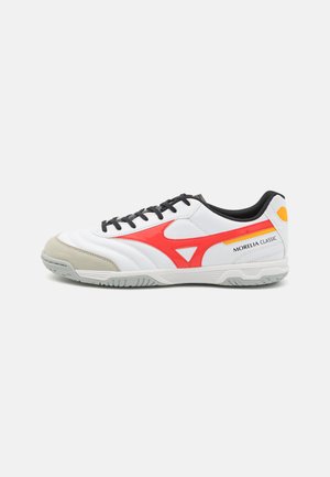 MORELIA SALA CLASSIC IN - Zaalvoetbalschoenen - white/radiant red/citrus