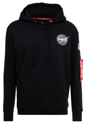 Zwarte hoodie van katoen, voorzien van een NASA-logo op de voorkant, een zak en een ritszak met een rode tag op de mouw.