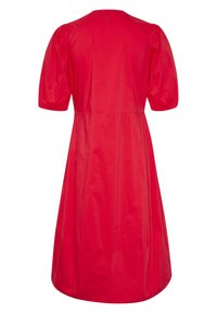 Rochie roșie până la genunchi, cu mâneci scurte bufante și talie mulată, văzută din spate pe un fundal alb.