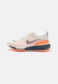 Nike Performance INVINCIBLE 3 - Tekaški copati za cesto - orange, blue