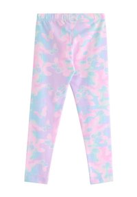 Pastelové legíny s kvetinovým motýľovým vzorom v odtieňoch ružovej, modrej a zelenej; vyrobené z mäkkej, pružnej látky s elastickým pásom.