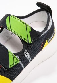 MOA - Master of Arts Tenisky - black