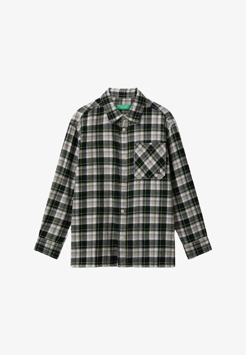 Camicia a maniche lunghe a quadri neri, grigi e bianchi con colletto e tasca sul petto, caratterizzata da un piccolo logo.