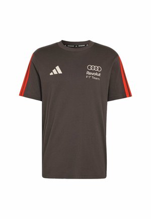 Dunkelgraues Baumwoll-T-Shirt mit roten Schulterstreifen, Adidas-Logo und aufgedrucktem Audi Revolut F1 Team Branding auf der Vorderseite.