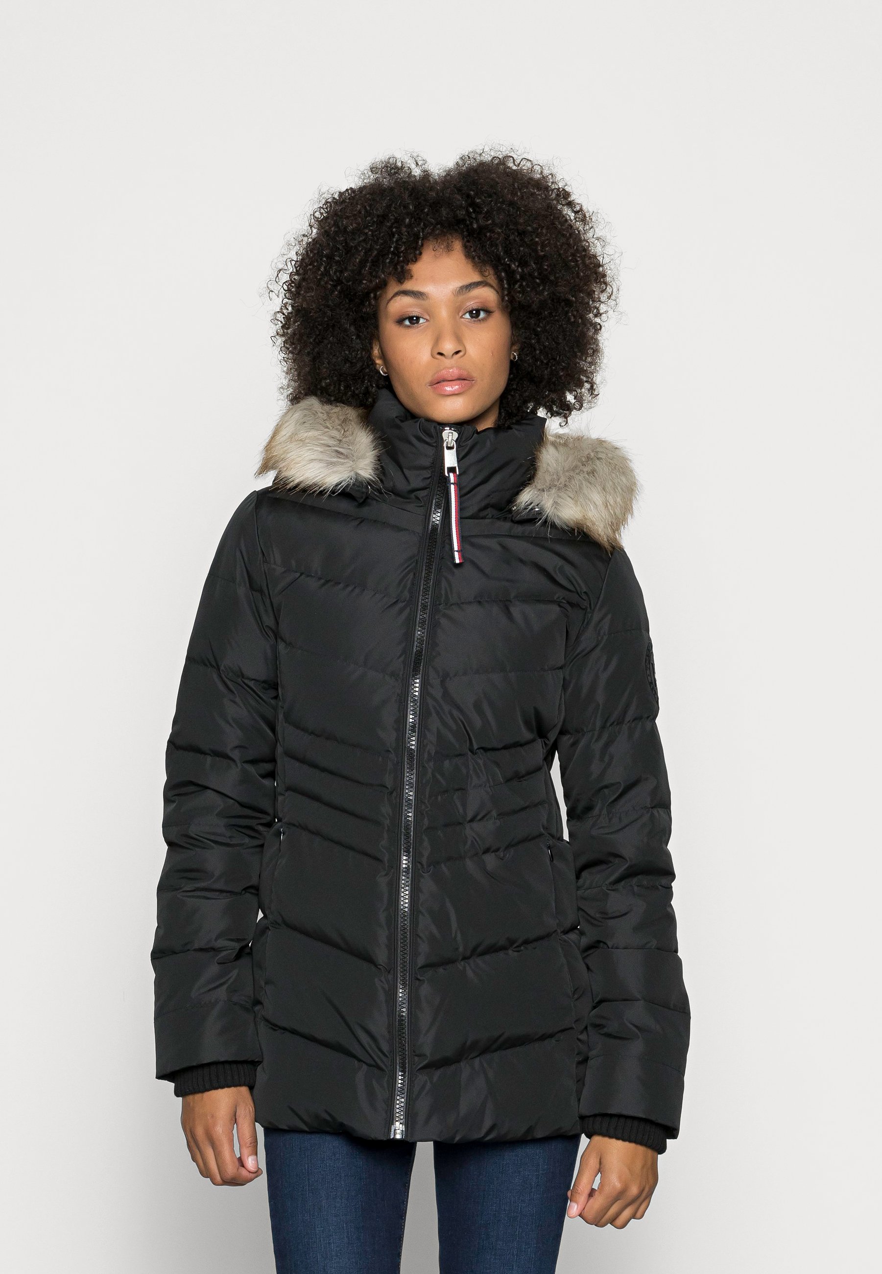 essential hooded down jacket