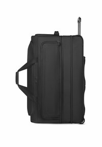 Borsa da viaggio a rotelle nera realizzata in tessuto resistente; forma rettangolare con due manici laterali e cerniere; include una maniglia estensibile.