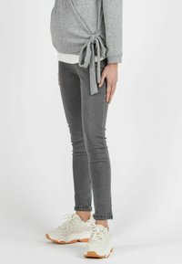 Attesa Maternity OLIMPIA G - Slim fit -farkut - grey denim