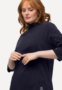 Ulla Popken CLASSIC STEHKRAGEN 3/4-ARM - Långärmad tröja - dark blue