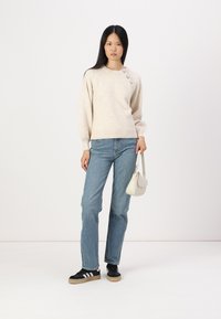 ONLY ONLLAUREN O NECK BUTTON - Neule - oatmeal