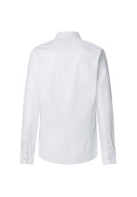 Camicia bianca con bottoni, caratterizzata da maniche lunghe, un colletto strutturato e un motivo testurizzato sottile, con polsini a due bottoni e un orlo curvo.