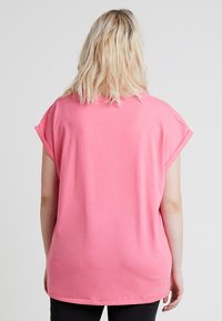 Urban Classics Jednoduché tričko - pink