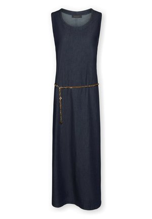 Mouwloze donkerblauwe maxi-jurk met ronde halslijn, nauwsluitende fit en een losse gouden kettingriem rond de taille.