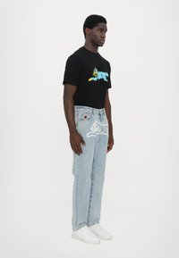 Icecream RUNNING DOG PANT - Straight leg jeans - heavy wash blue